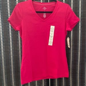 NWT St Johns Bay Short Sleeve V Neck Top Size Small. Rose Pink